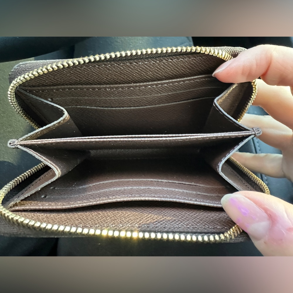 Louis Vuitton Zippy Coin Purse - Picture 3 of 11